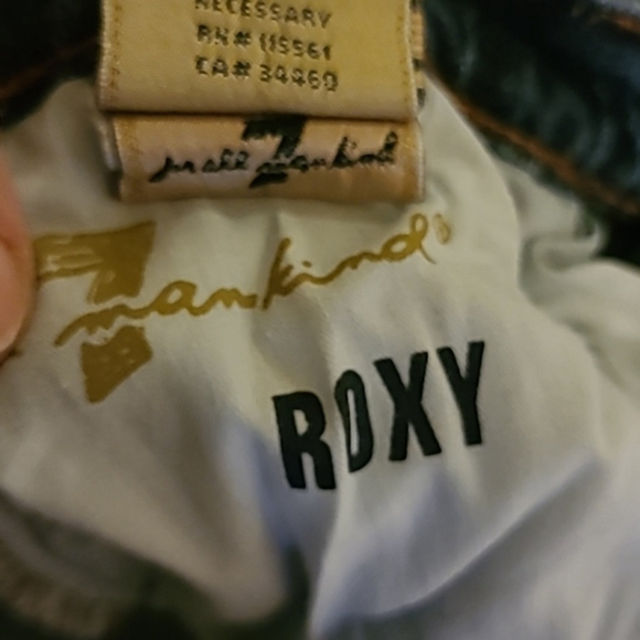 7 for all mankind style is Roxy, skinny sz.26"x 30" with 7"rise.(#897) - Picture 15 of 16